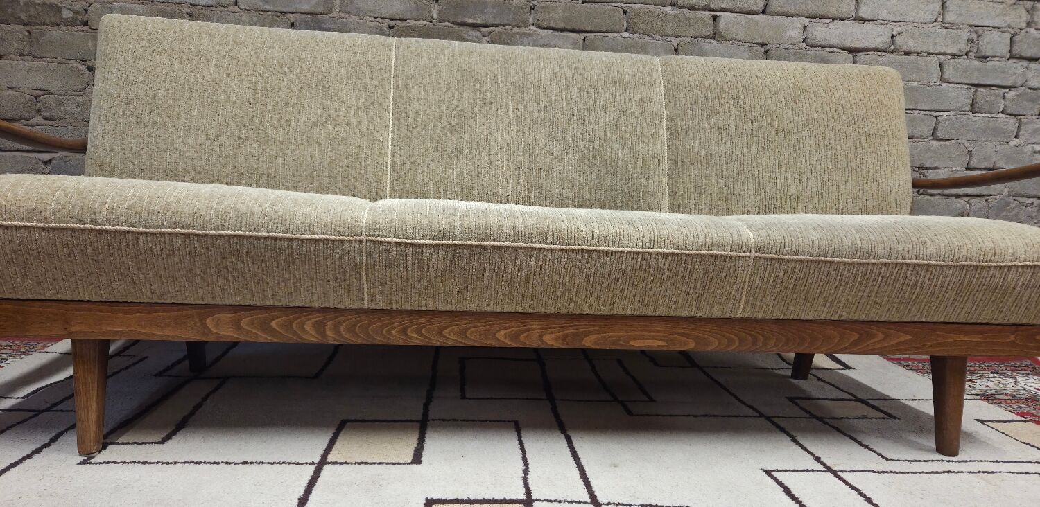 Scandinavian daybed canapé from the 1960s.