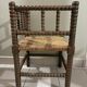 Chaise d’angle vintage en bois tourné