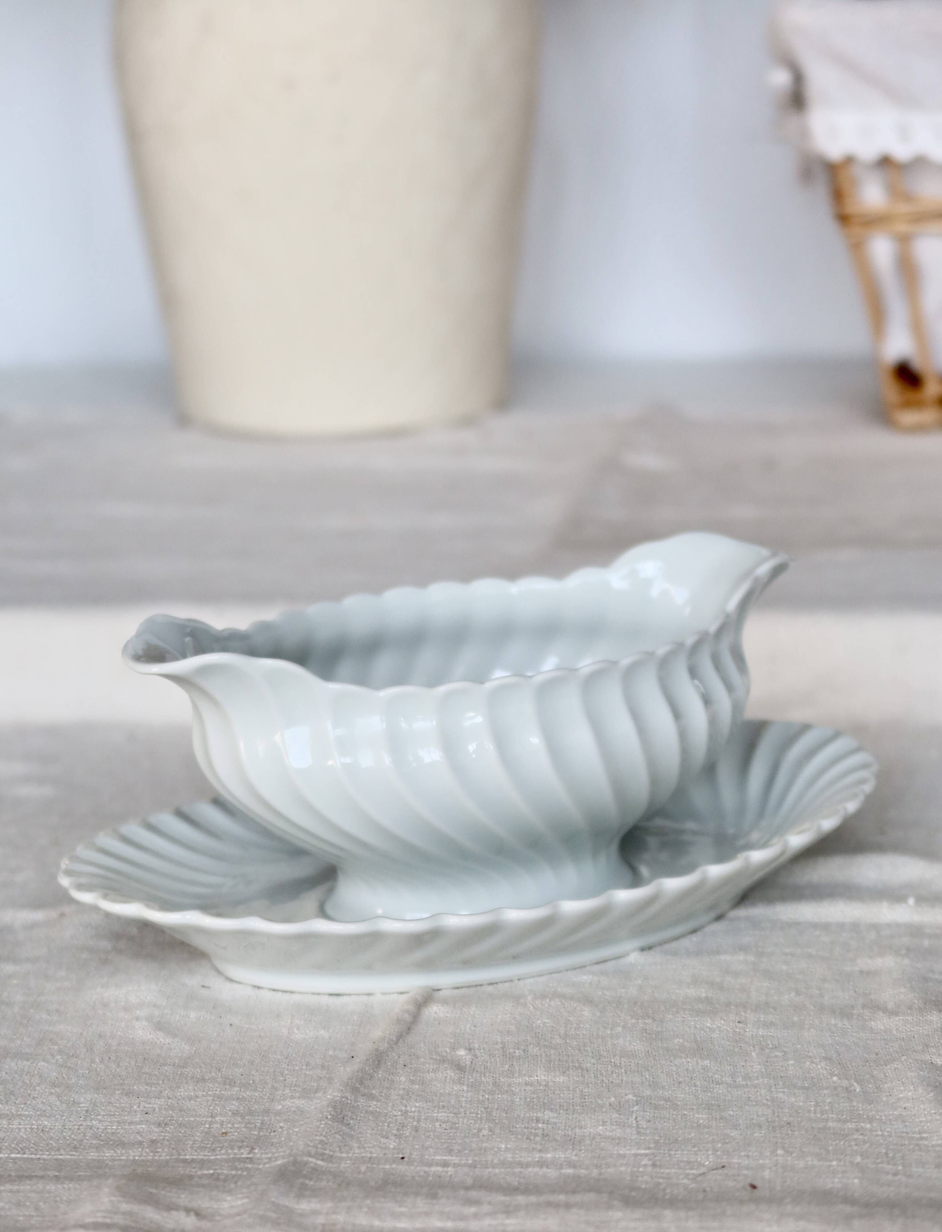 Saucière ovale vintage porcelaine blanche torsadée Limoges Haviland