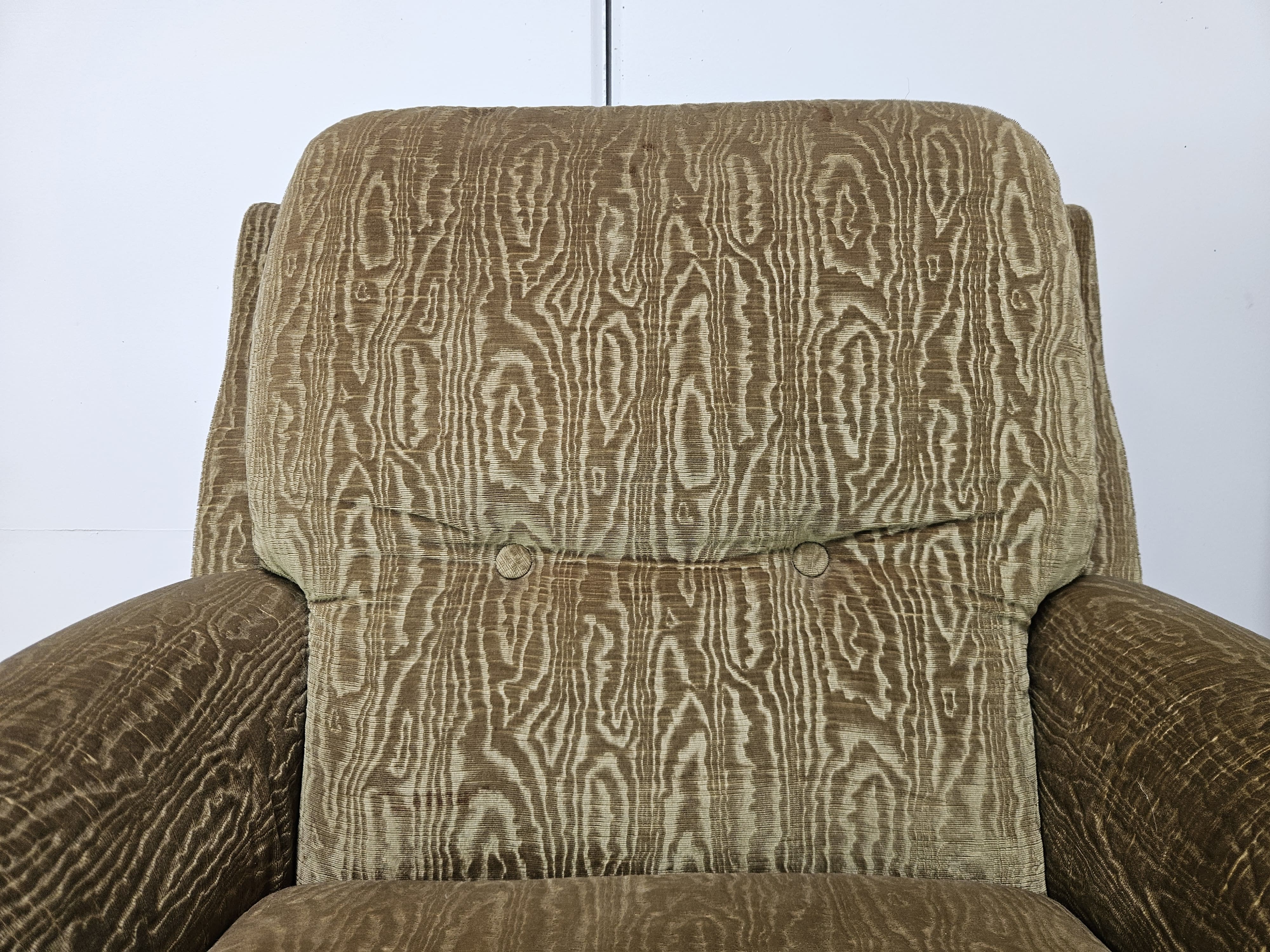 Pair of Italian armchairs from the 1970s