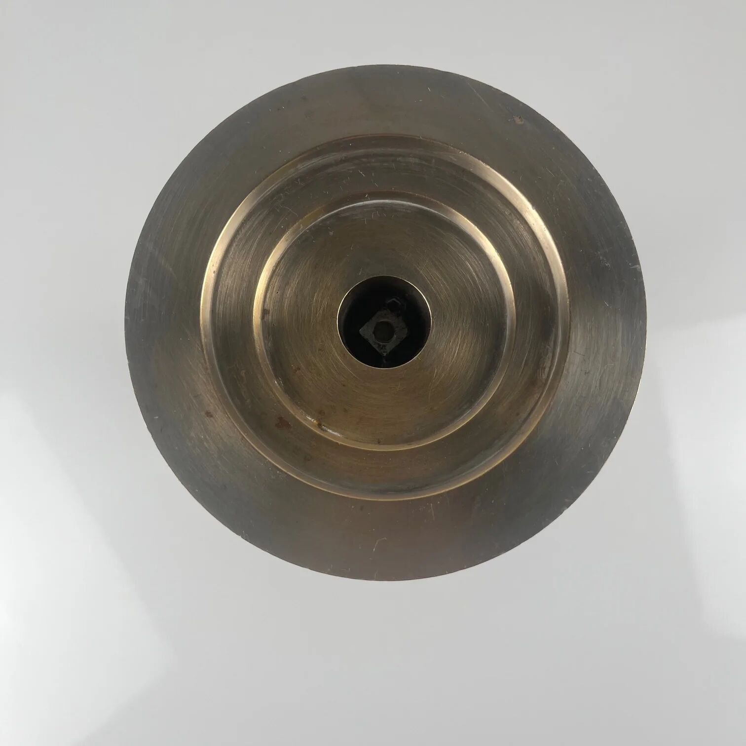 Rare pair of bell and candlestick in the shape of an hourglass, postmodern style - Memphis in metal, 1980.