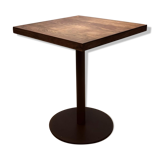 Square walnut table, table leg in powder-coated metal RAL rusty metal