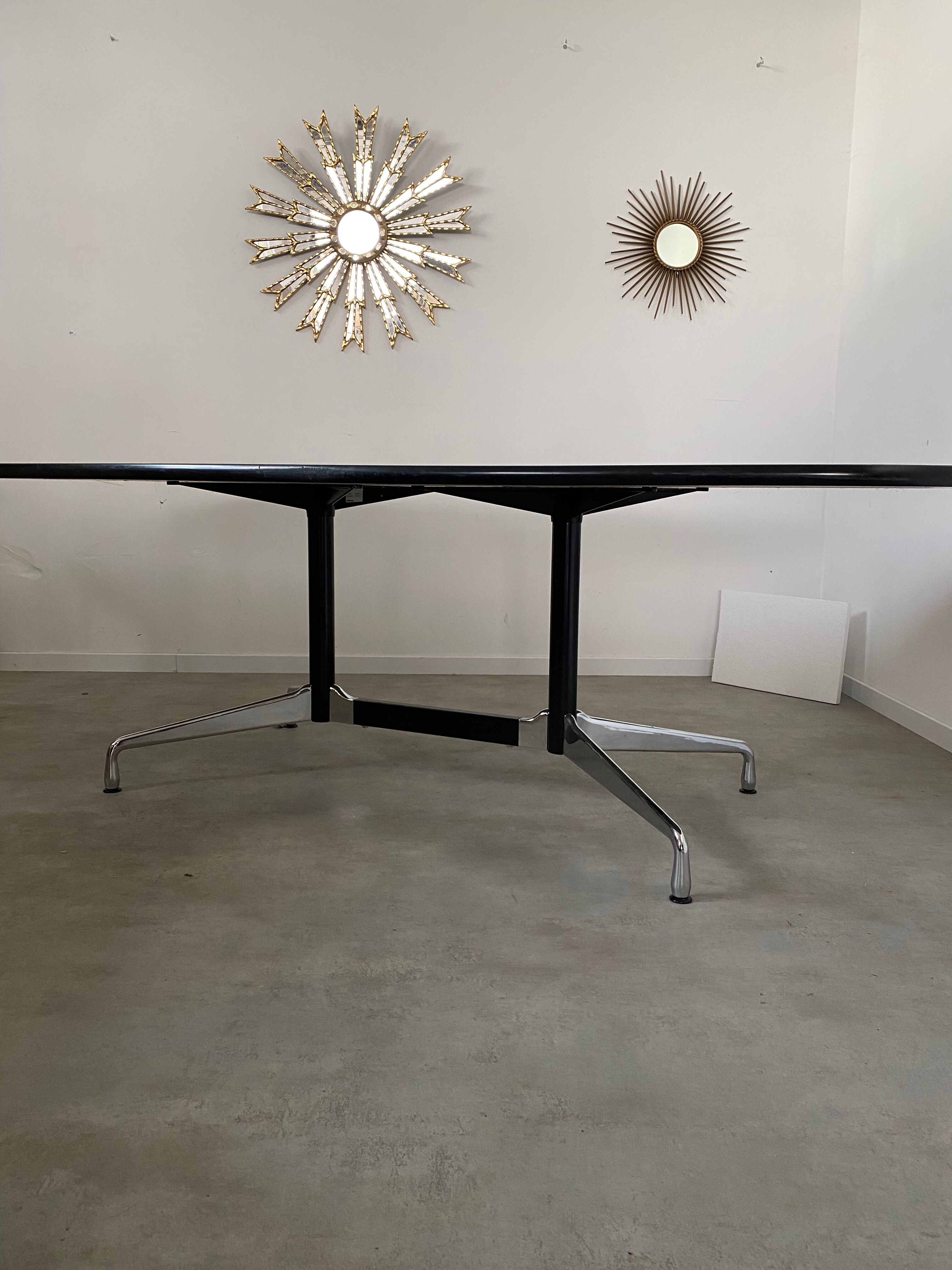 Table room table conference by Charles Ray Eames for Vitra