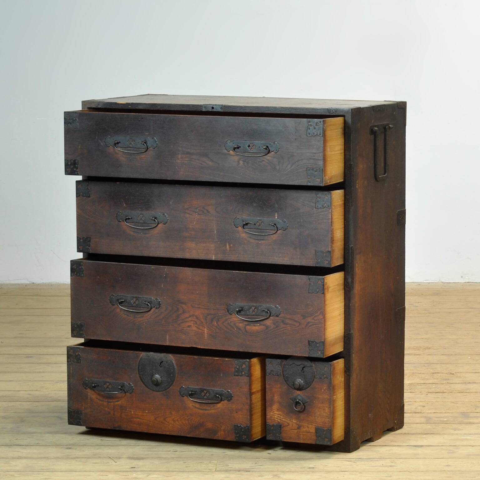 Commode Tansu japonaise, vers 1870