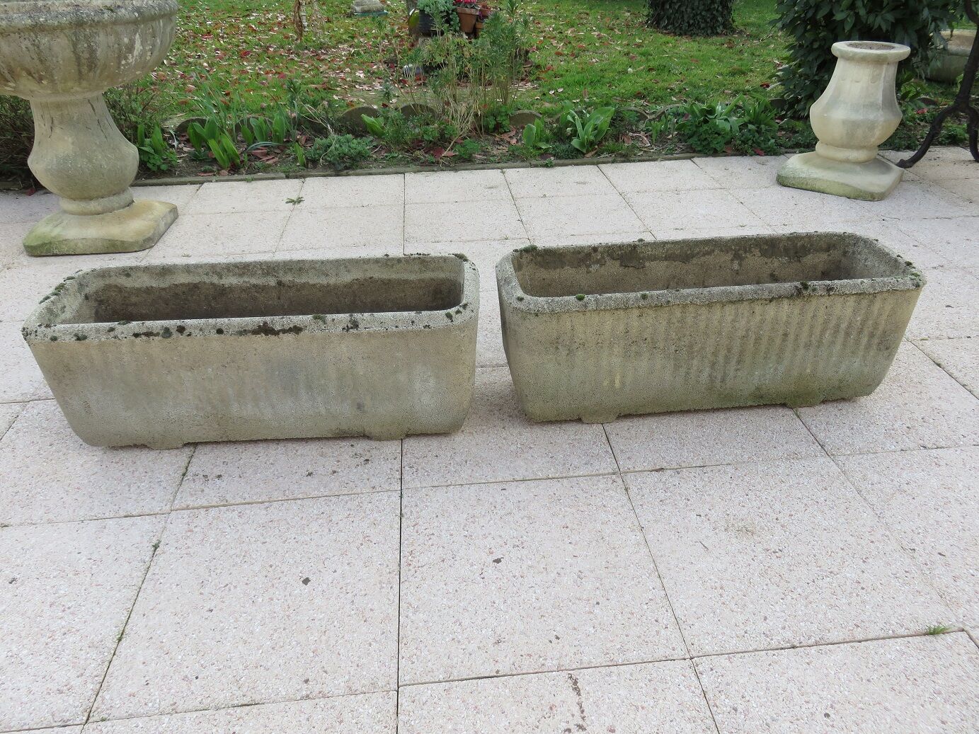 Pair of planter in stone restored