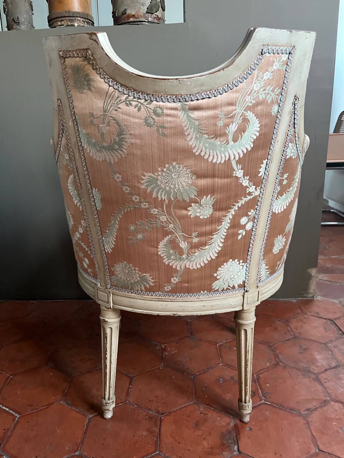 Fauteuil de coiffeur style louis XVI Type bergere
