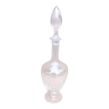 Carafe in chiseled glass