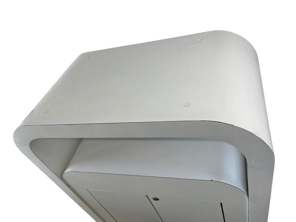 Commode vintage blanche incurvée