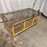 Table basse en rotin dessus verre fumé 1970