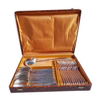 Silver metal housewife in her case.