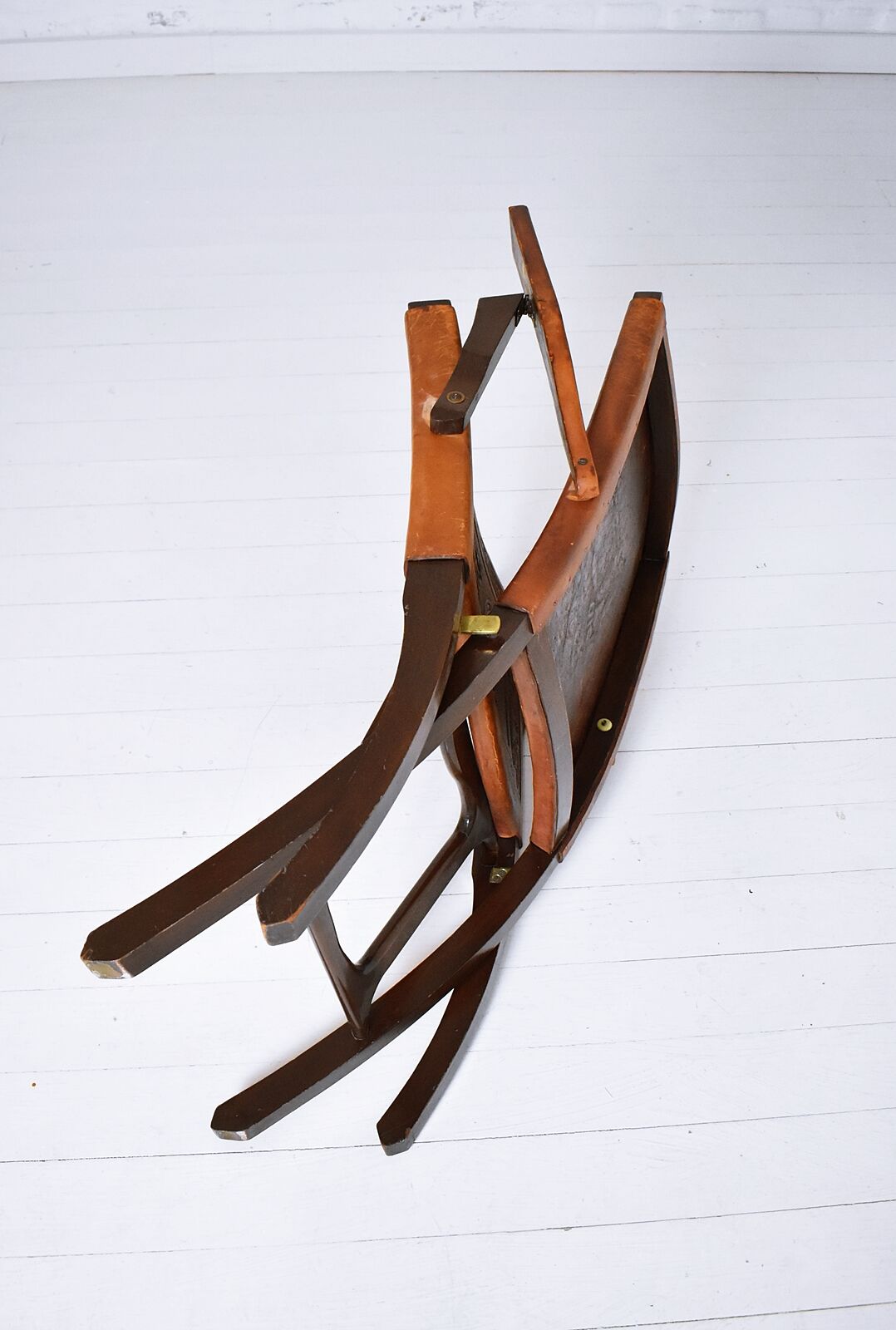 Ecuadorian wood and leather folding chair by Angel Pazmino