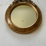 Miroir rond en bois sculpté