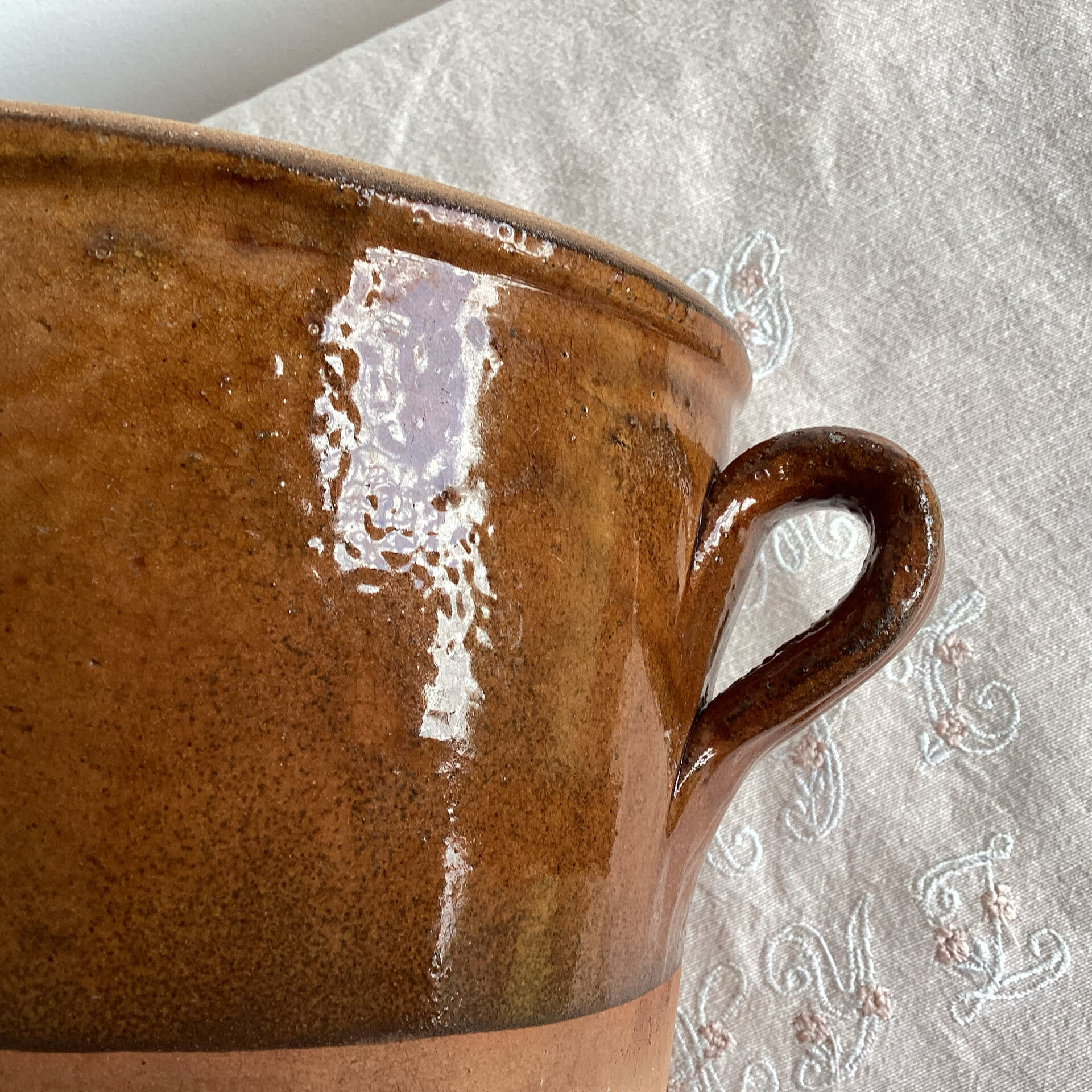 Old semi-glazed terracotta pot digoin