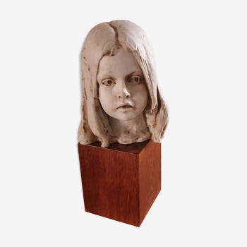 Sculpture – maiden's head