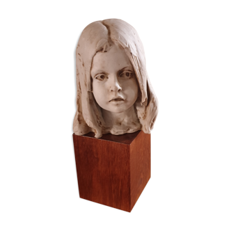 Sculpture – maiden's head