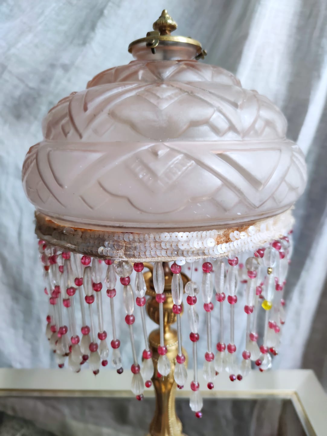 Art Deco globe opalin pink beaded lamp, 1920/30s