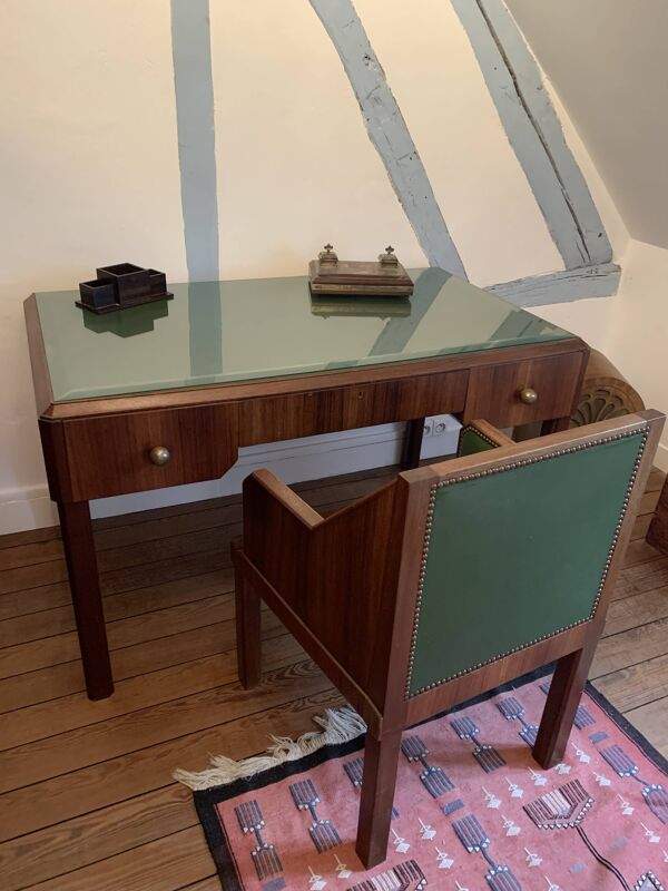 Bureau en palissandre , fauteuil et bibliothèque