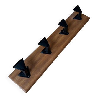 Wall-mounted coat rack with 4 hooks