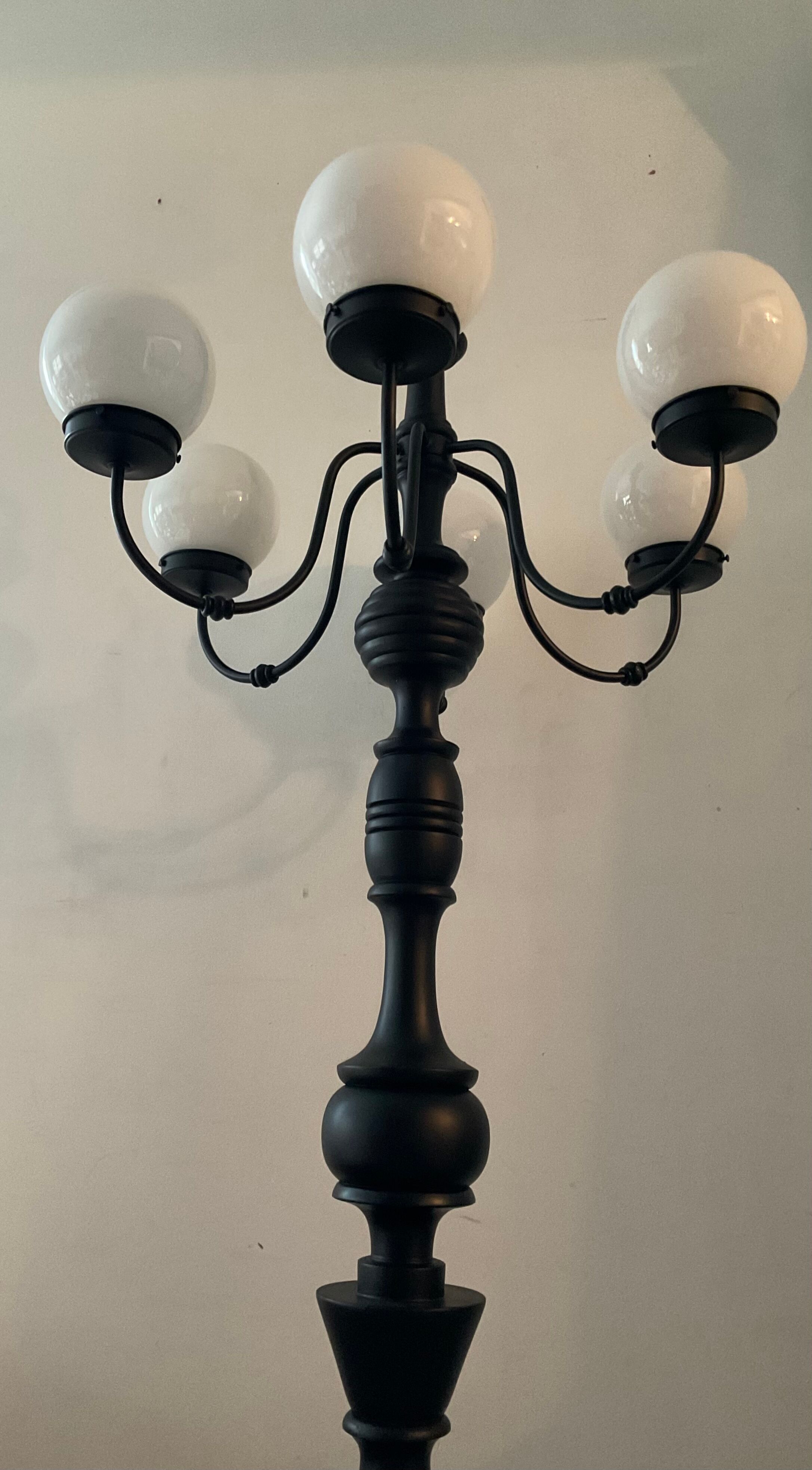 Vintage "Lamppost" in opaline and wood 6 fires