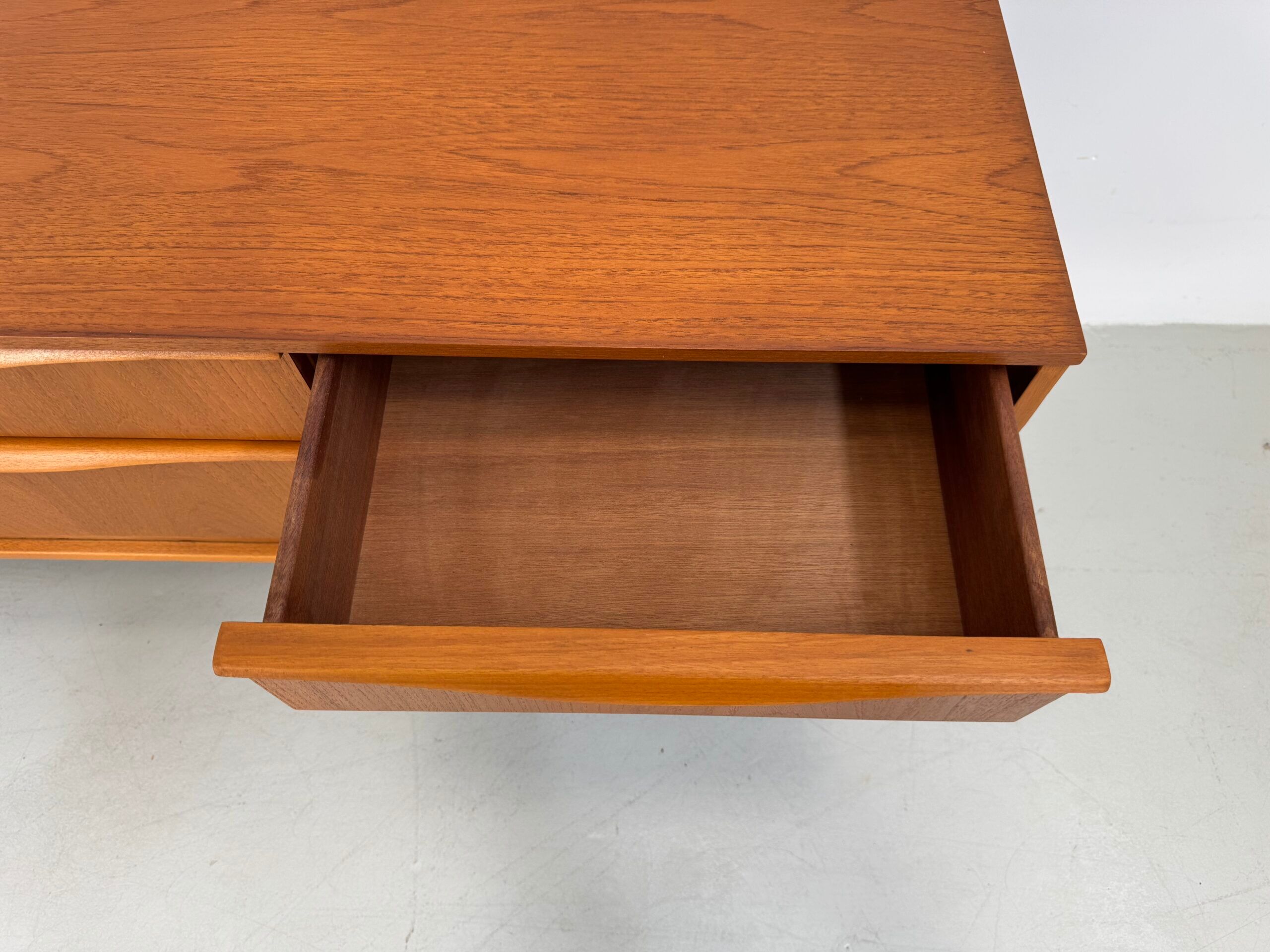 Vintage Austinsuite sideboard.