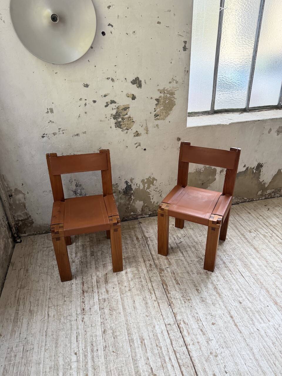 Paire de chaises Pierre Chapo S11