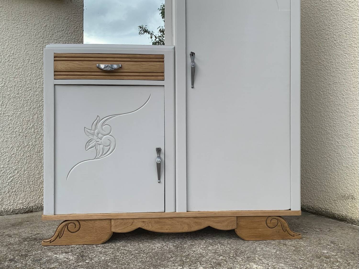 Asymmetrical Parisian Art Deco wardrobe 1930