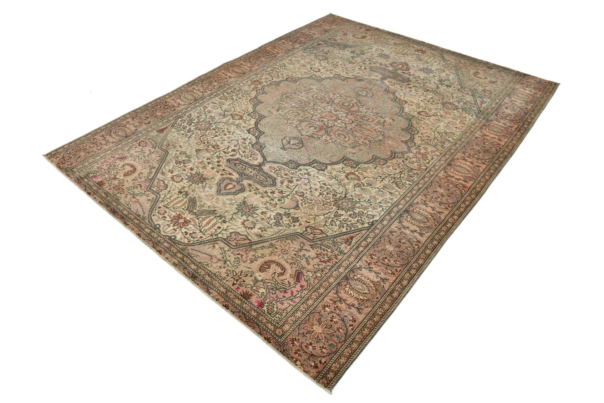 6x8 Madallion Pattern Cream & Salmon Persian Rug, 196x260Cm