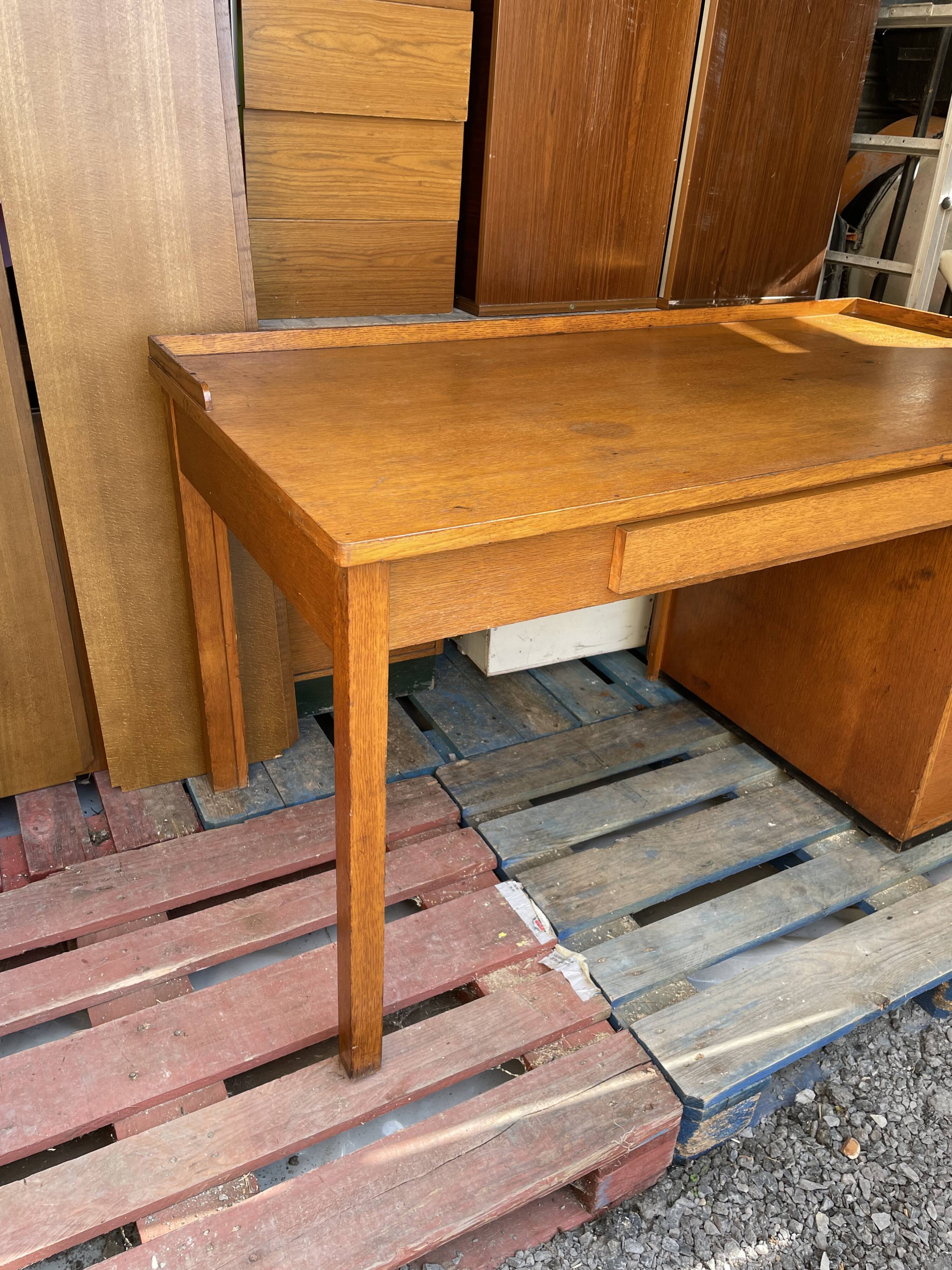 Vintage office year 50