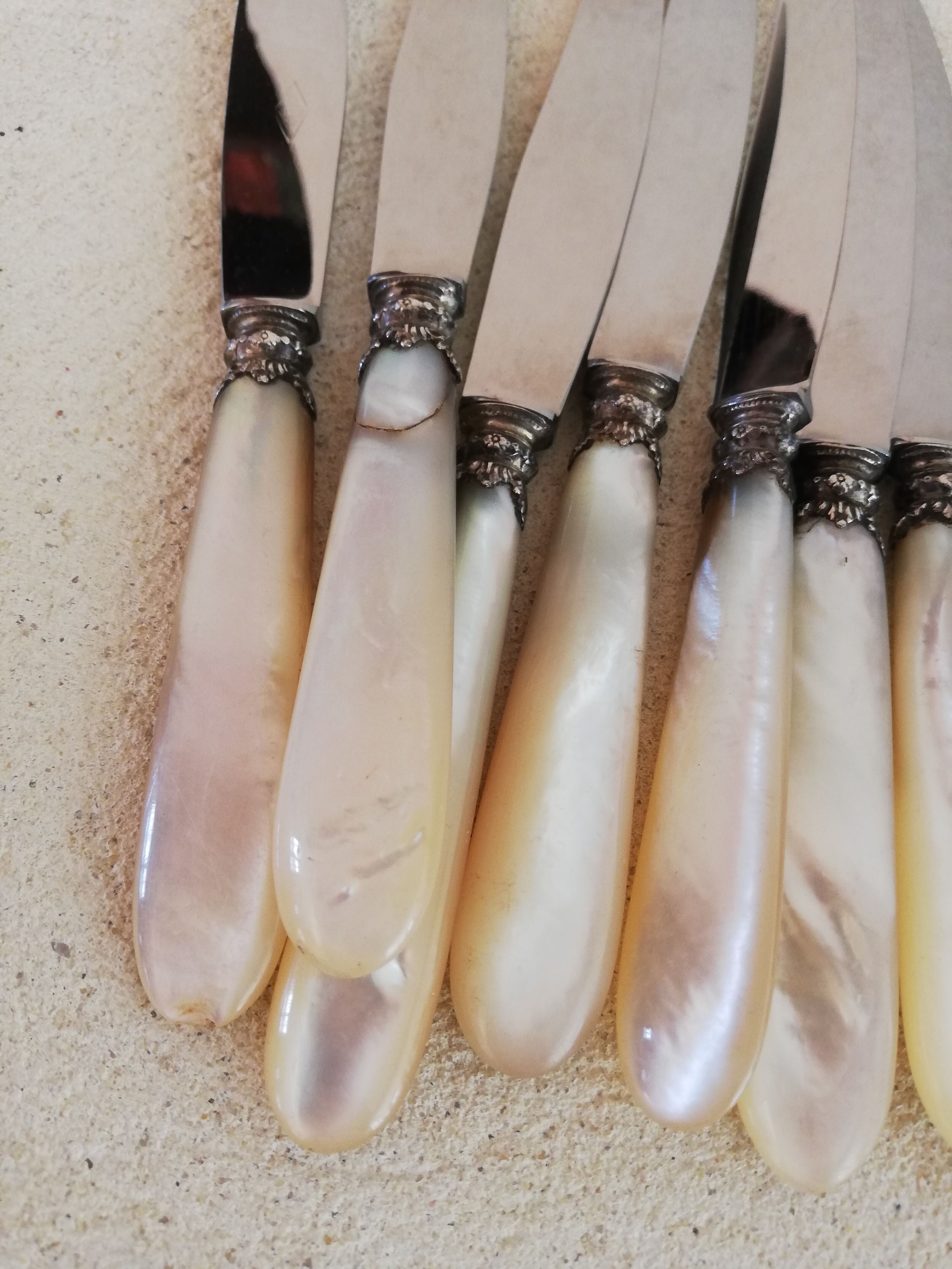 7 couteaux nacrés