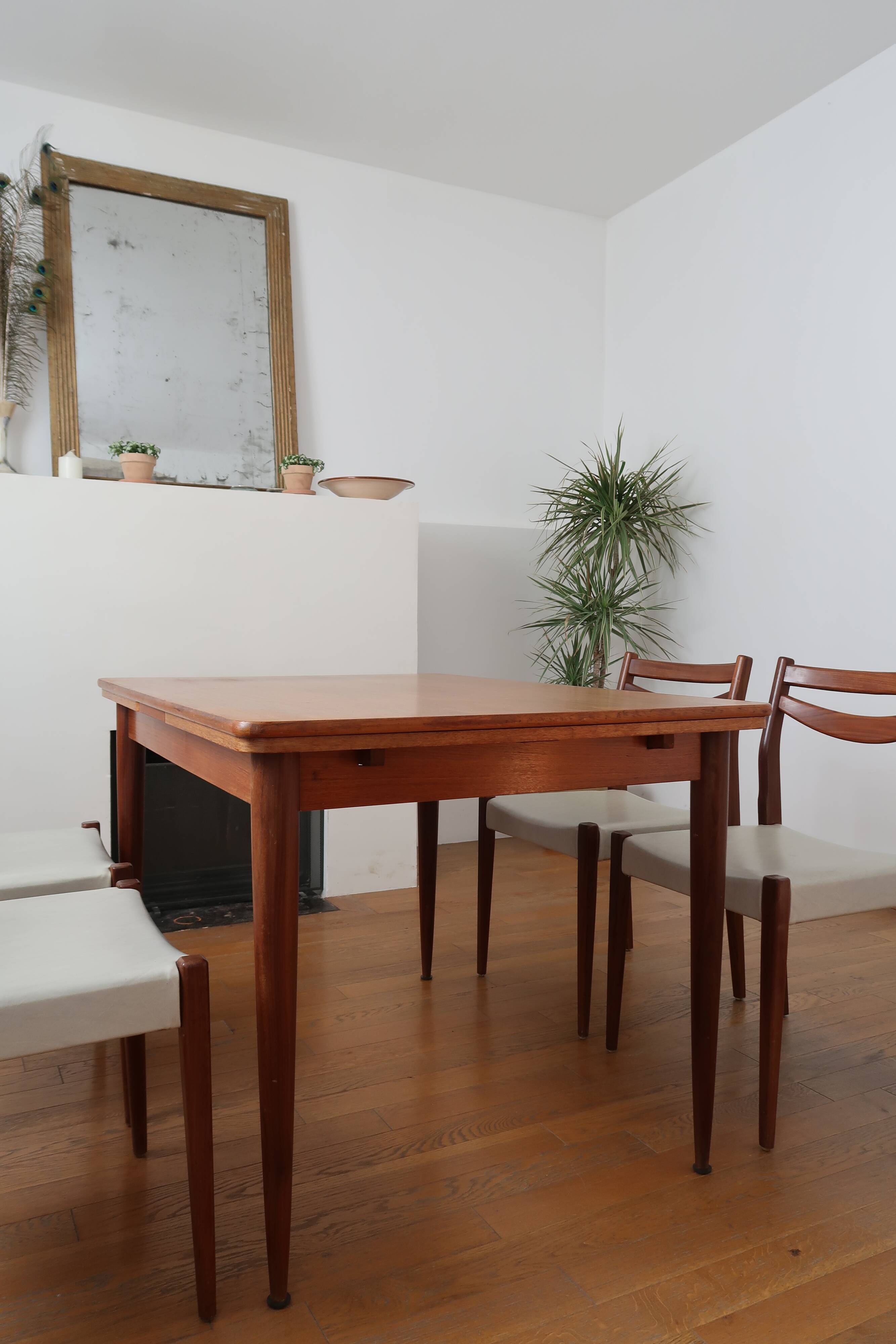 Vintage extendable Scandinavian table