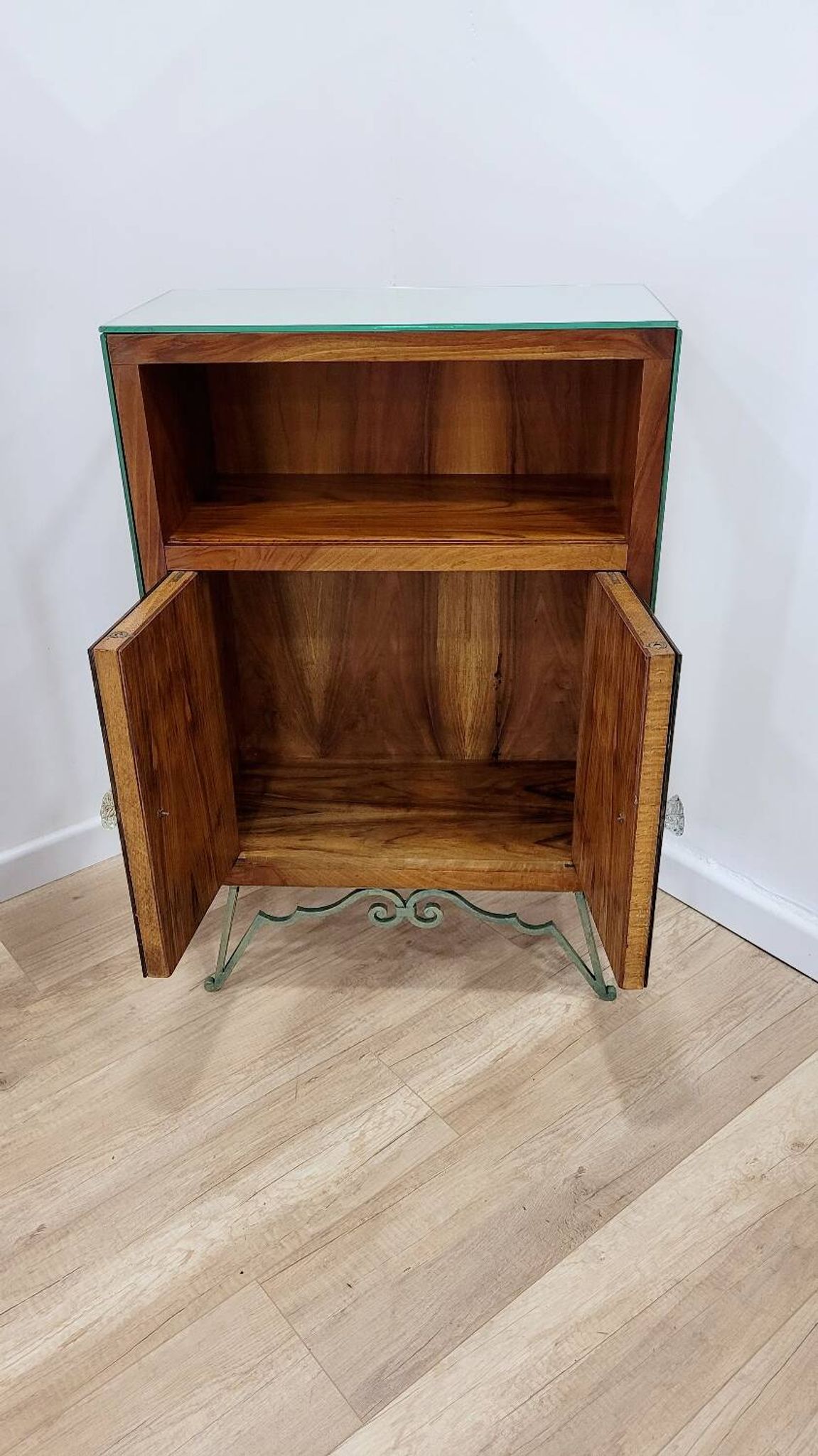 Italian furniture in Art Deco style