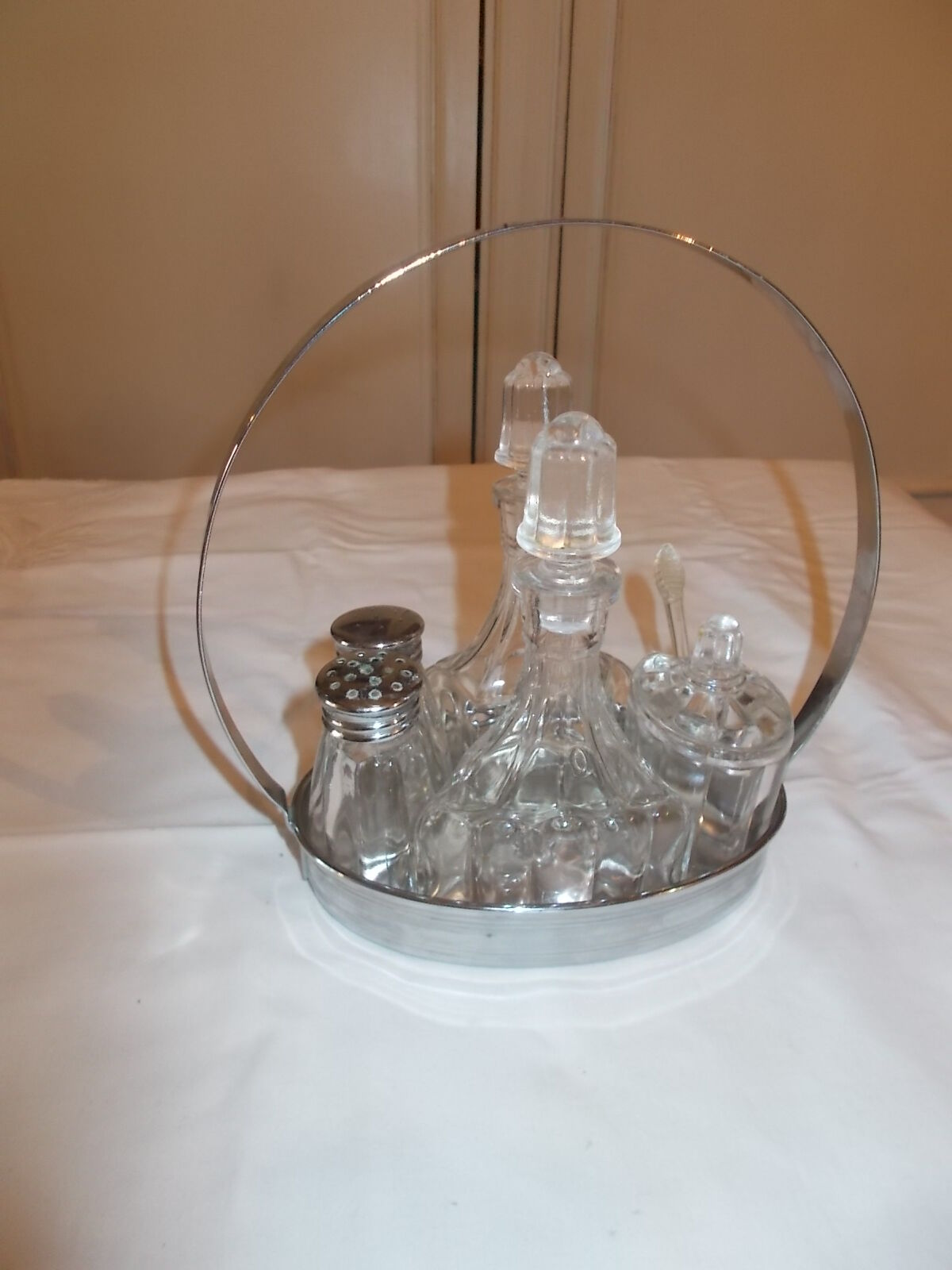 Servant oil vinegar salt-pepper-mustard