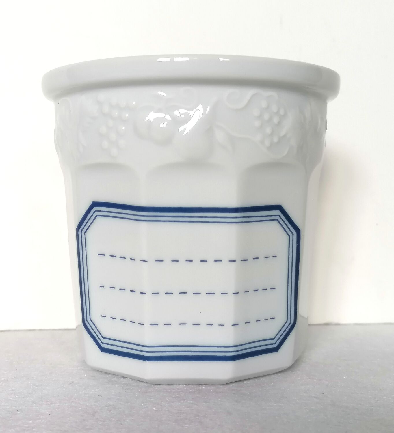 Lourioux porcelain jam jar signed Philippe Desportes