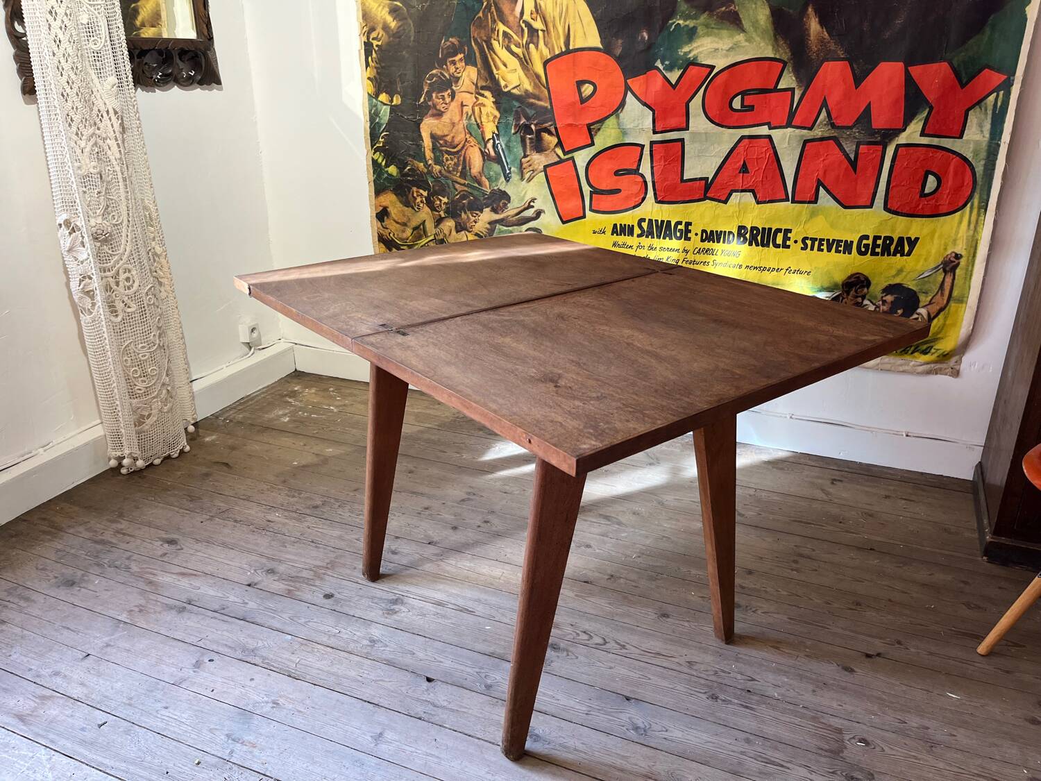 Petite table d’appoint 1950