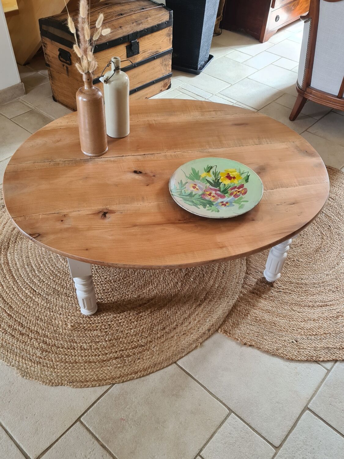 Country charm oval coffee table