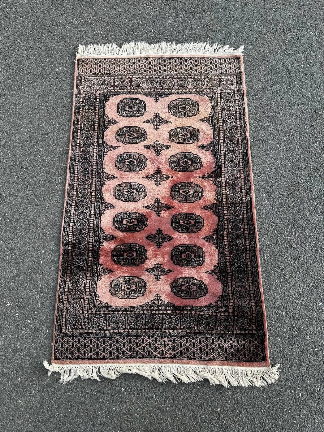 Tapis pakistanais fait main