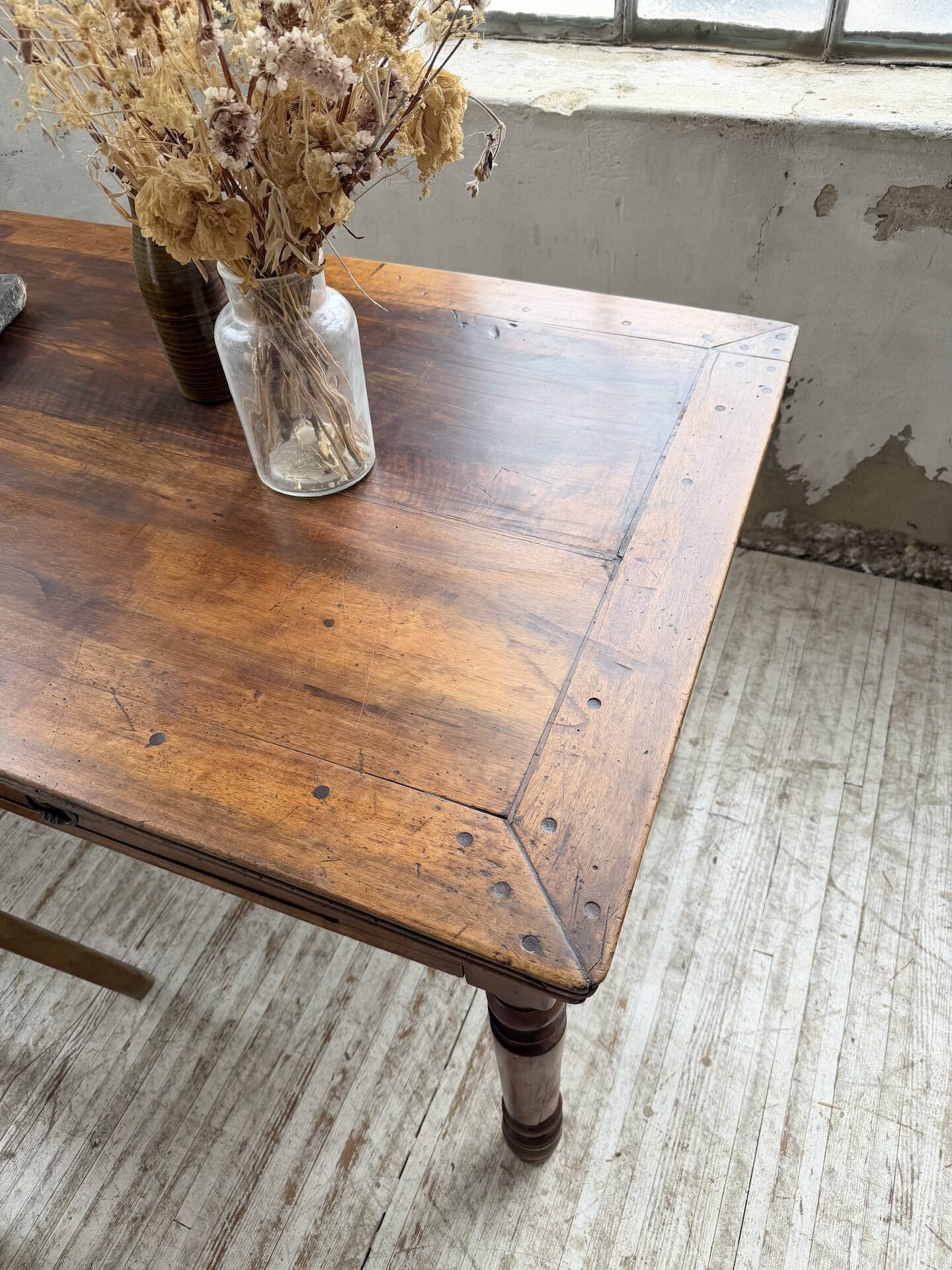 Table de ferme ou table de drapier noyer massif 1900