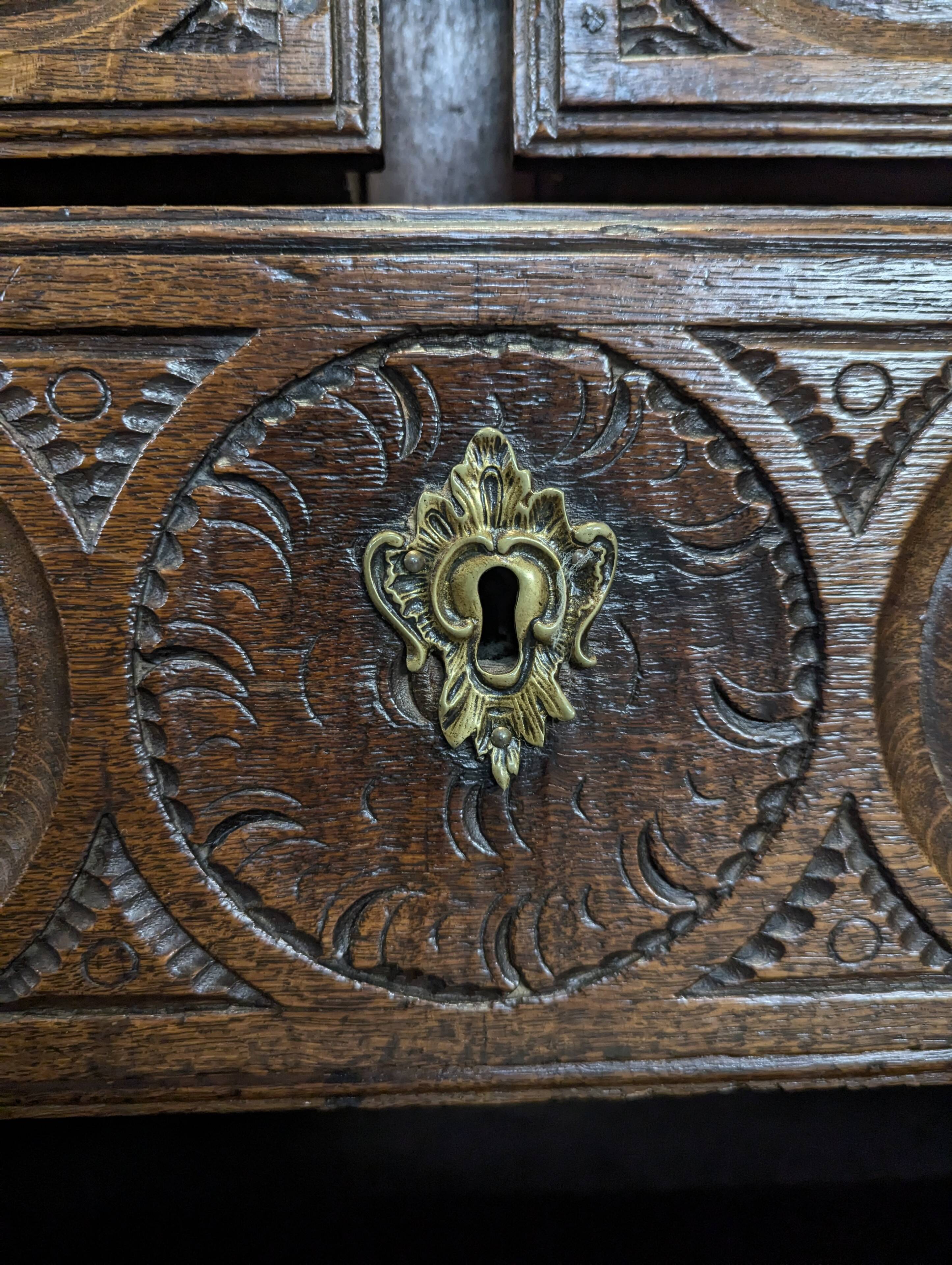 Oak commode from the 18th century.