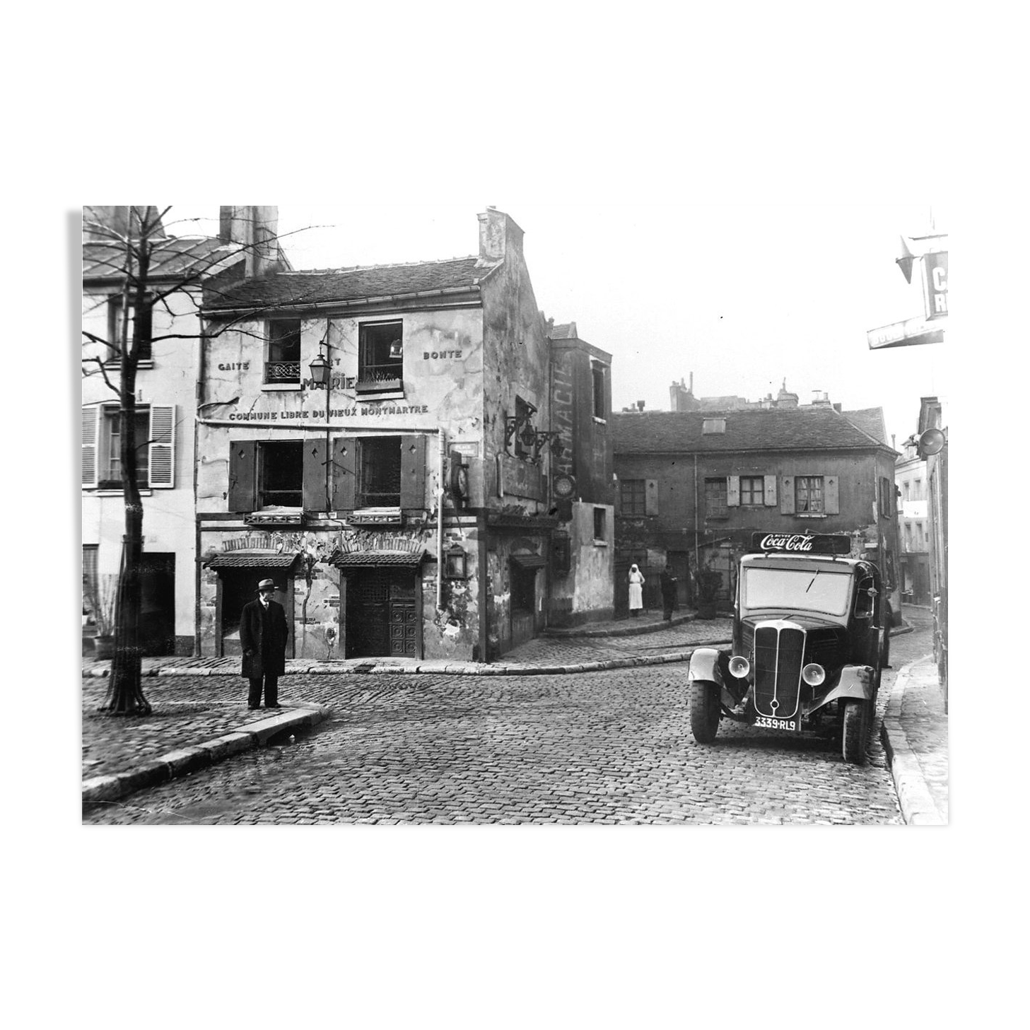 Photography, "Montmartre, Place du Tertre", Paris, 1934