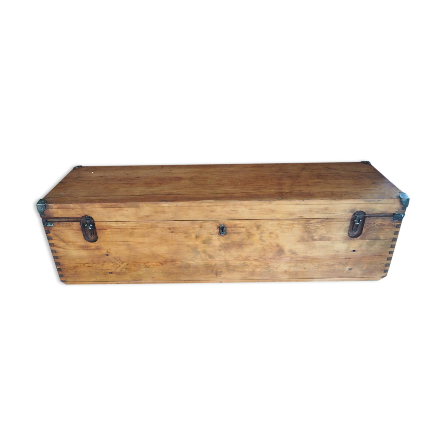 Former long chest with bracket