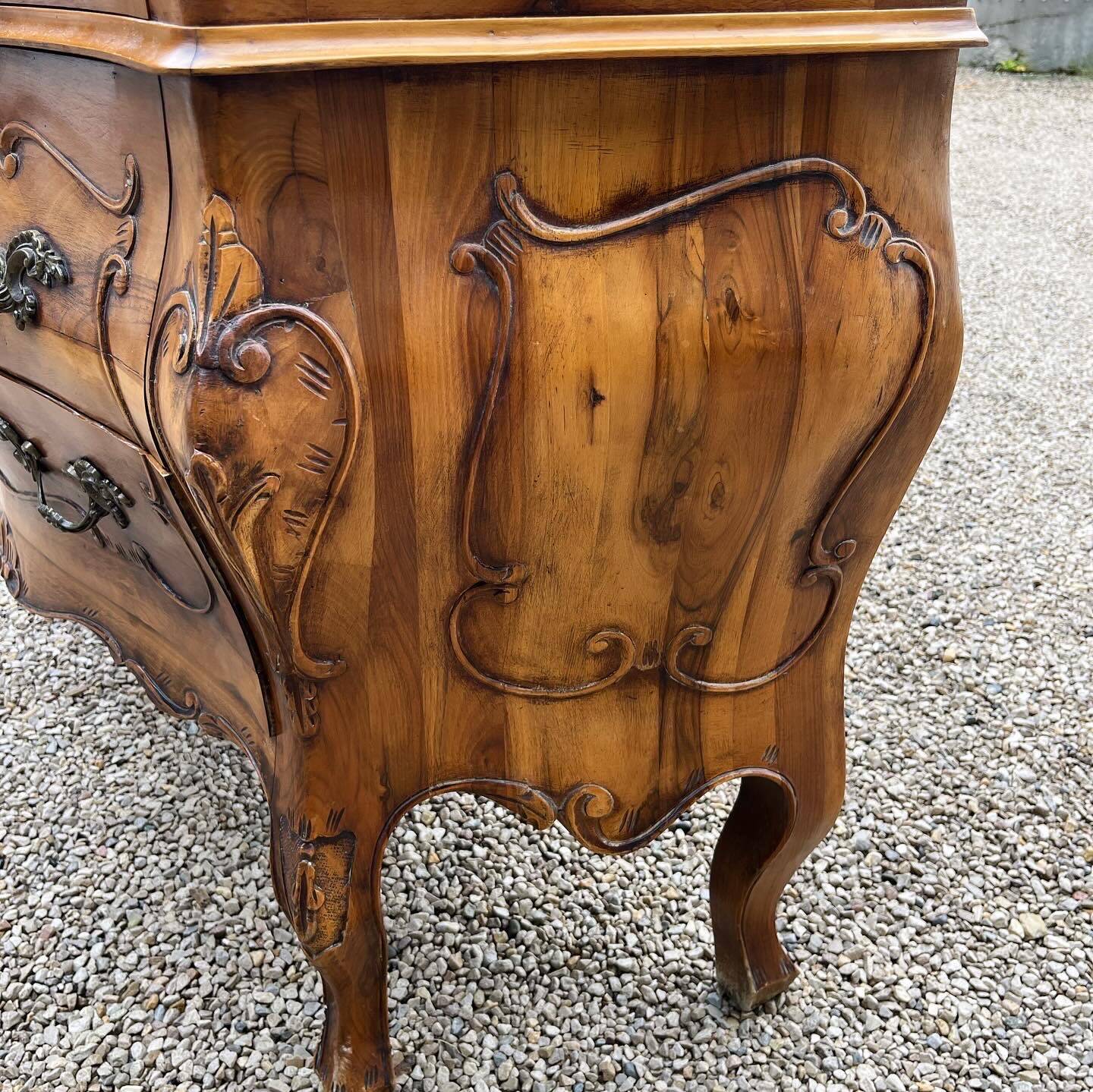 Curved Provençal chest of drawers Louis XV style walnut