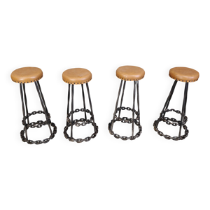 tabourets de bar brutalistes