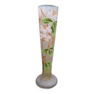 Vase conique émaillé à décor de fleurs