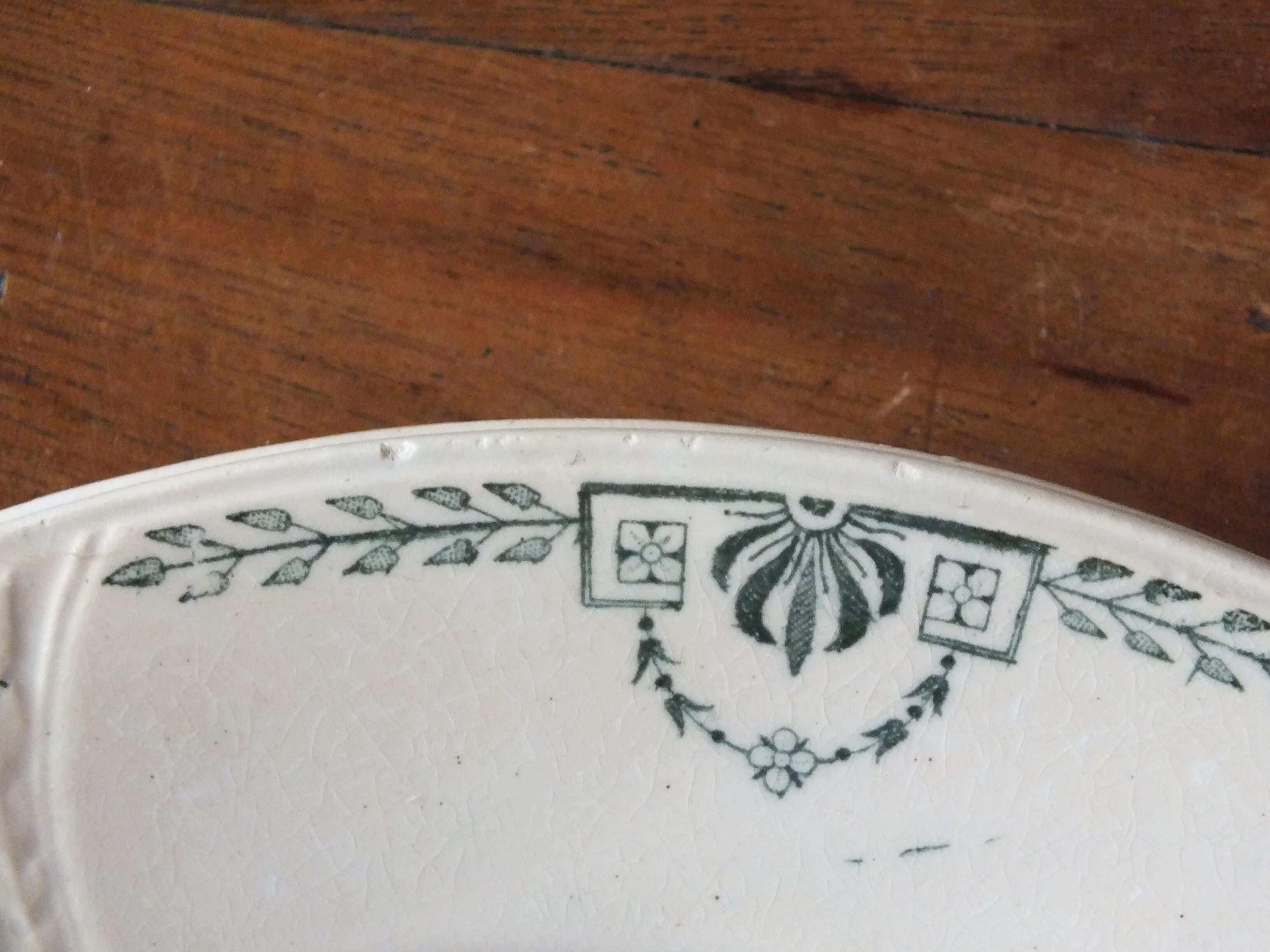 + 9 flat plates in Iron Earth Gien clara service +