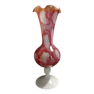 Vase vintage en verre irisé et opalin marbré rose et blanc 34 cm
