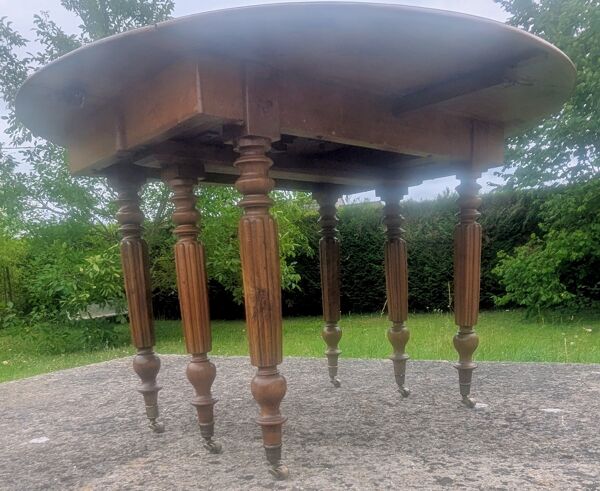 Grande table Six Pieds volets XIXe en noyer massif Ø120 extensible 330