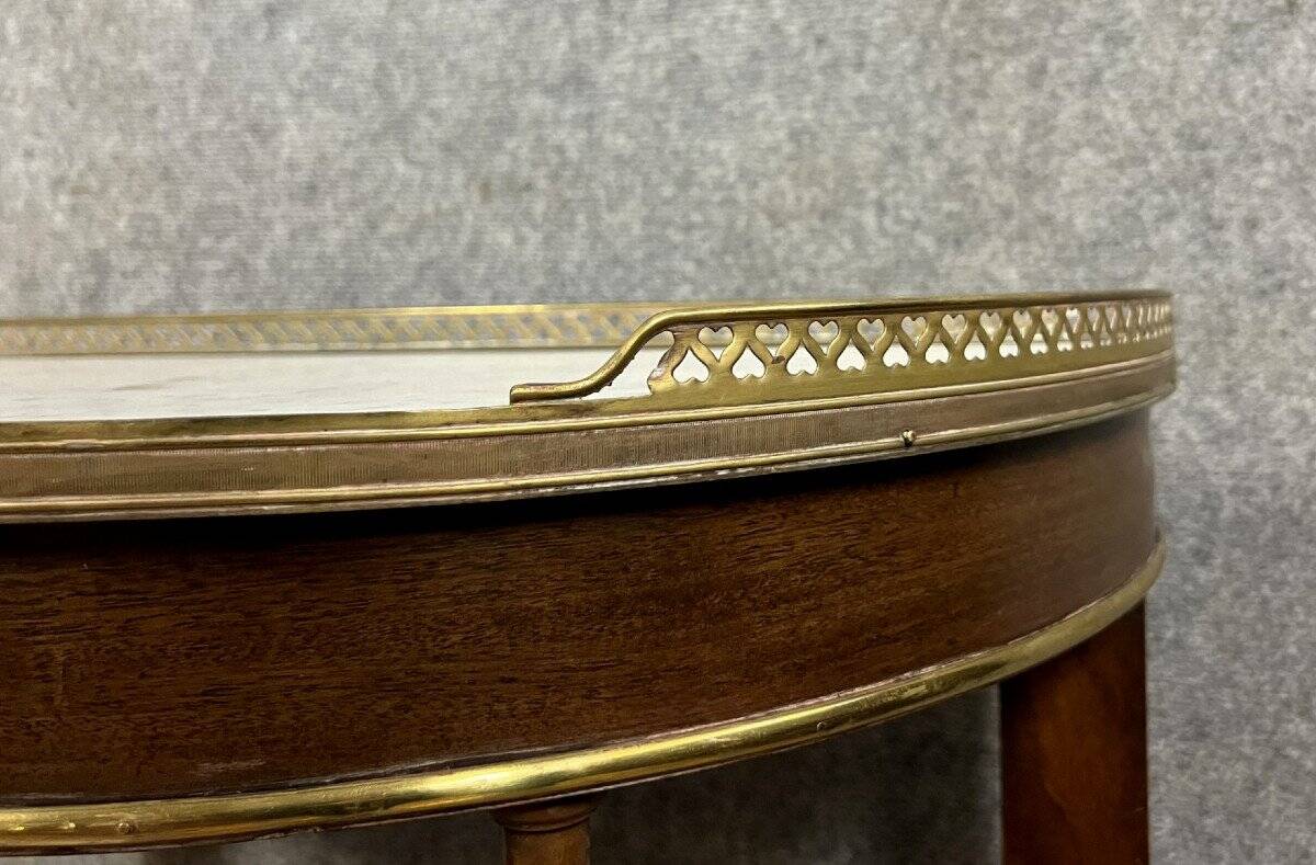 Louis XVI style half-moon Parisian shelf console in mahogany circa 1850