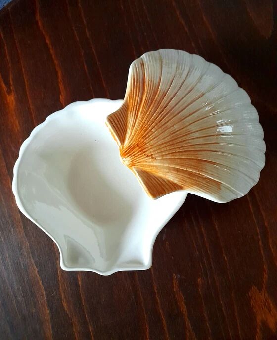Ceramic shell 1960