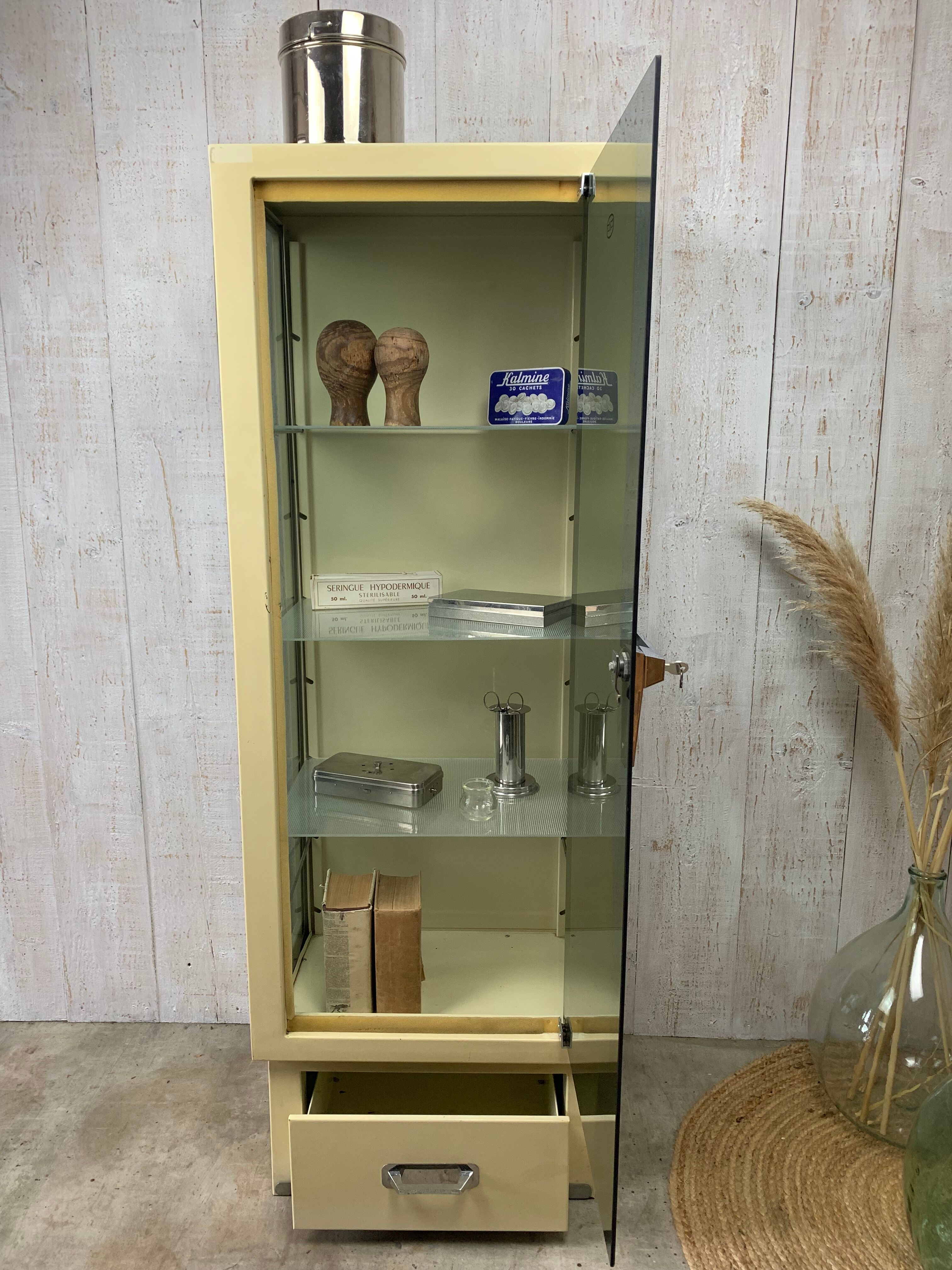 Vintage infirmary showcase