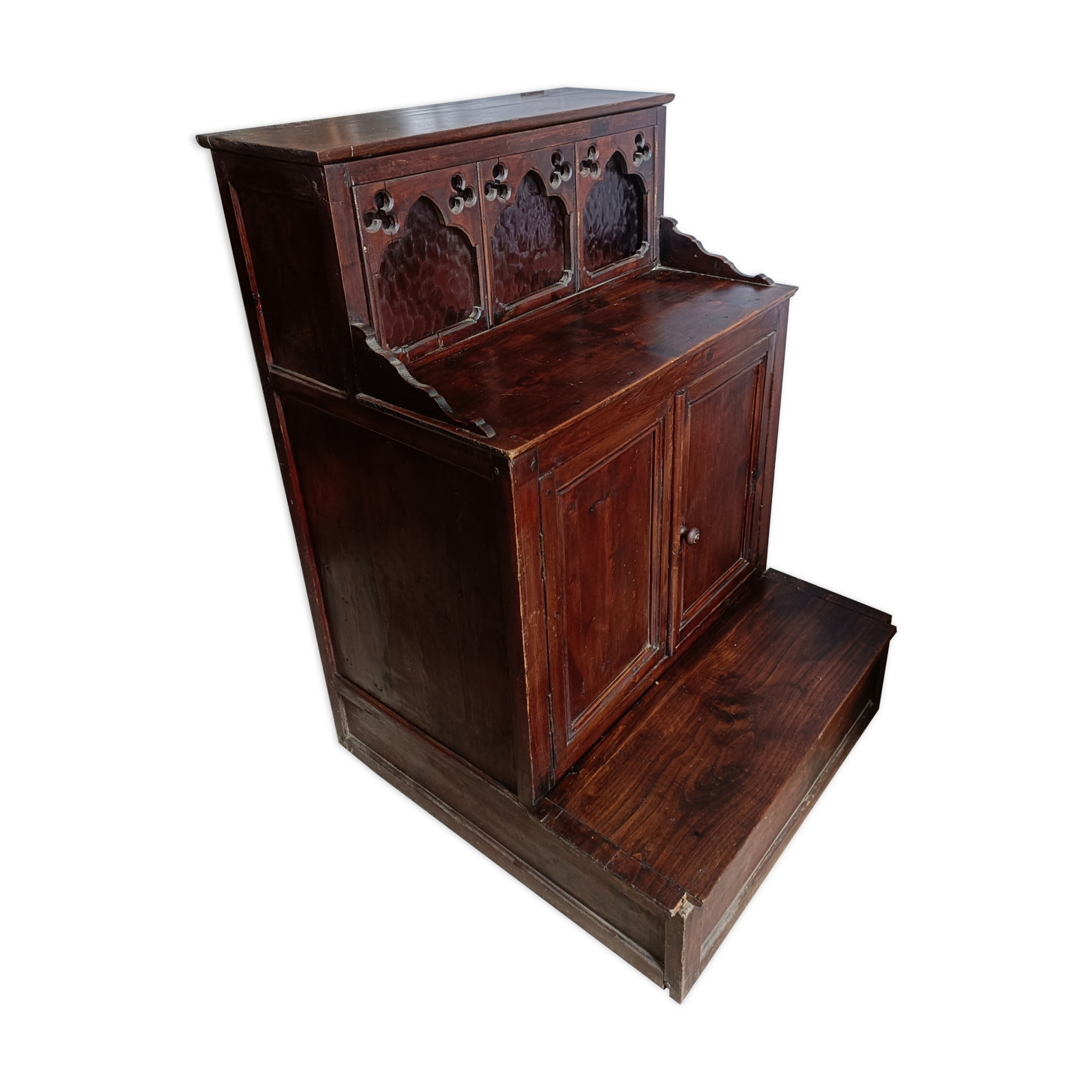 Mass furniture, pray to God